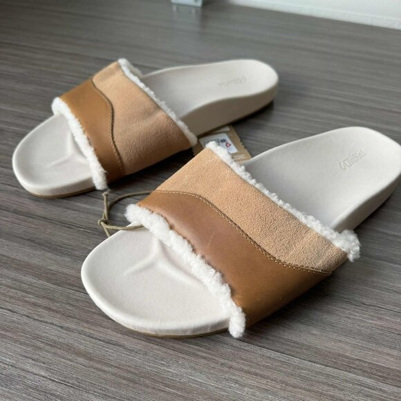 OluKai Hō‘ala Women’s Slide Sandals Size 10 $120 in Tan / Puka Hoala Shearling - Picture 4 of 12